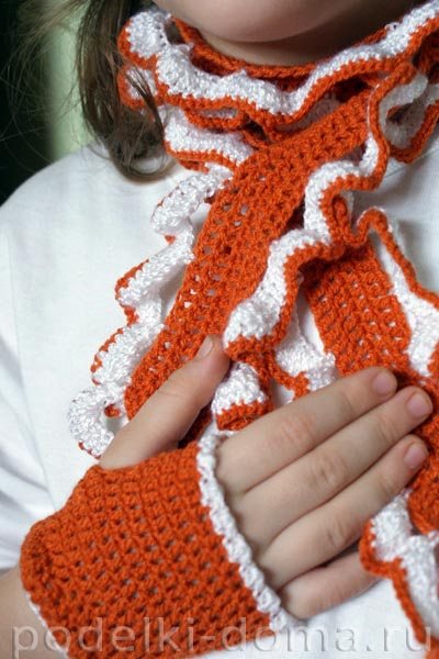 комплект: шарф и митенки для девочки